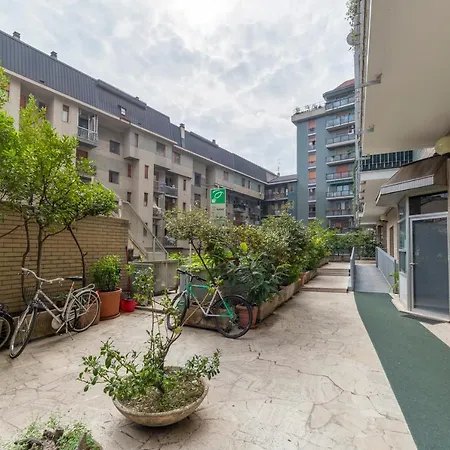 Pasteur Modern With Terrace! Appartement Milan